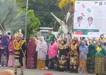 Ragam Baju Adat Warnai Upacara Hari Amal Bhakti