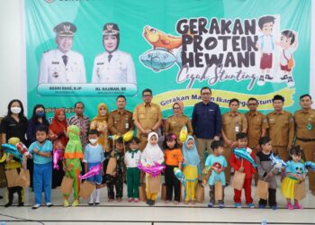 Komitmen Turunkan Stunting, Kelurahan Gunung Elai Galakkan Gerakan Makan Ikan