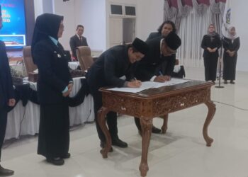 DPRD dan Pemkot Bontang Setujui Raperda P2APBD menjadi Perda