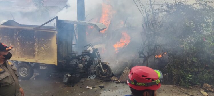 Satu Rumah dan Motor Sampah Hangus Dilalap Si Jago Merah