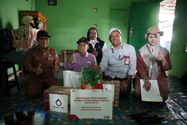 Sambut Hari Kemerdekaan RI, Badak LNG Lakukan Aksi Sosial untuk Para Veteran di Kota Bontang