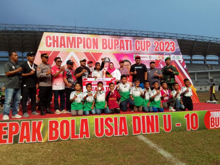Kejuaraan Sepak Bola Bupati Cup 2023 Resmi Ditutup