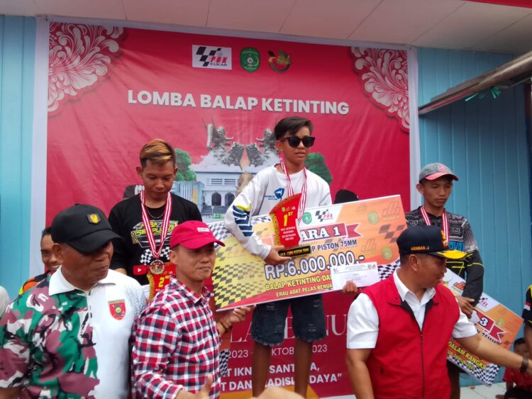 Meriahkan Erau Adat Pelas Benua, Lomba Balap Ketinting di Tenggarong Resmi Ditutup