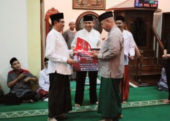 Pemkab Kukar Berikan Bantuan Hibah Uang Rp150 Juta untuk Masjid Al Ikhlas di Tenggarong