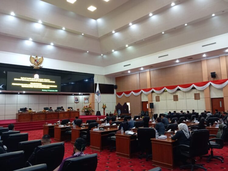 Nota Keuangan dan Raperda APBD Kota Bontang Tahun Anggaran 2024 Diserahkan: Fokus pada Peningkatan SDM dan Pemberdayaan Sosial Masyarakat