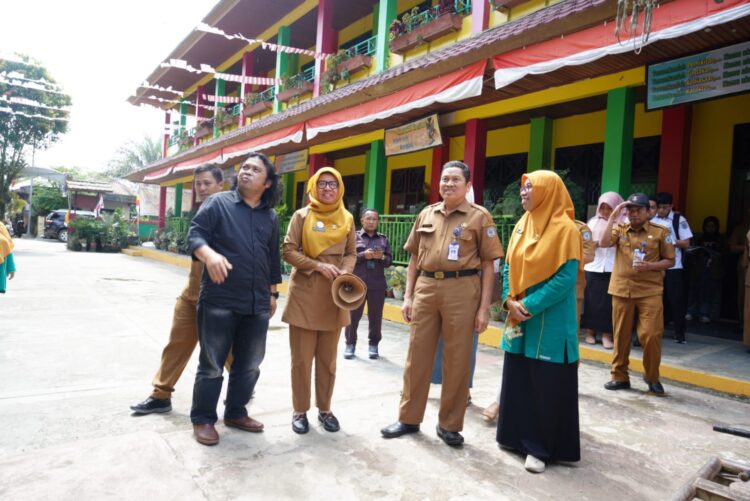 Agus Haris Harapkan Perusahaan Berkontribusi dalam Peningkatan Sapras Sekolah Wilayah Bufferzone