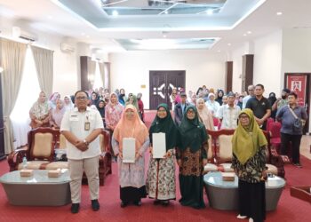 Seminar Parenting di Balikpapan, Fitri Ungkap Peran Vital Orang Tua dalam Pendidikan Anak