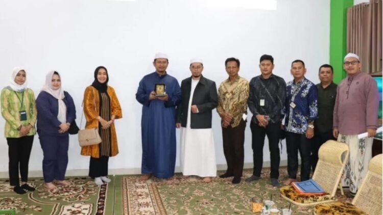 Studi Komparatif Panitia Khusus Raperda Ponpes ke Pesantren Al-Bahjah Cirebon