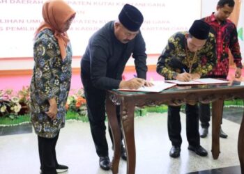Pemkab Kukar, KPU dan Bawaslu Tandatangani Naskah Belanja Hibah Pemilu