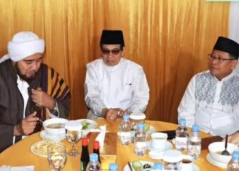 Sigit Wibowo dan Rima Hartati Ferdian Bershalawat Bersama Ribuan Syachermania