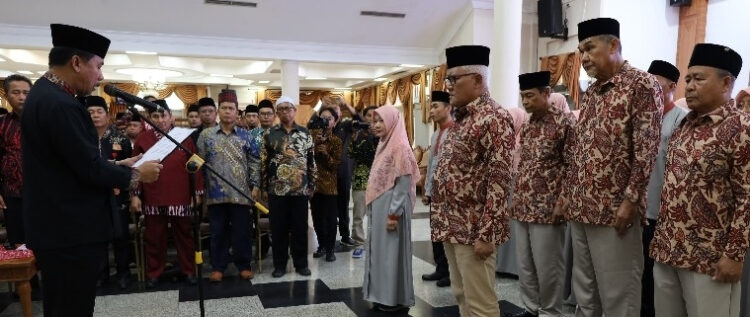 Sunggono Lantik Pengurus Dewan Pengawas dan Tim Verifikasi MTQ ke-44 Tingkat Kabupaten Kukar