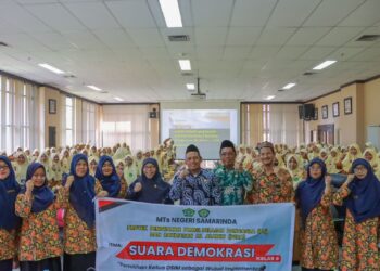 Siswa MTSN Samarinda Belajar Kepemimpinan di DPRD Kaltim