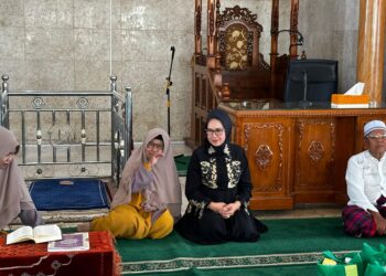Wawali Hadiri Pembagian Sembako di Masjid Asy-Syuhada
