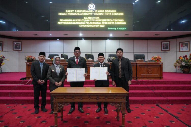 DPRD Kota Bontang Sahkan Raperda Pertanggungjawaban APBD Tahun 2023 menjadi Perda