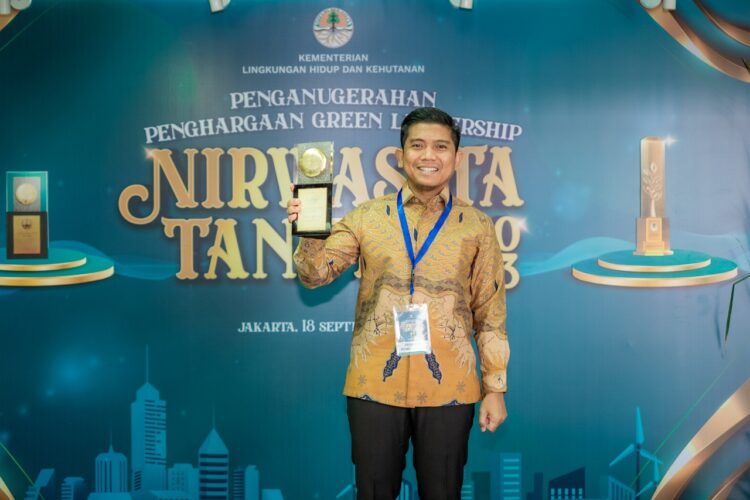 Ketua DPRD Bontang Raih Penghargaan Green Leadership Nirwasita Tantra