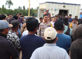 Polres Bontang Amankan Demo Persatuan Budidaya Kerang Dara Muara Badak di PT PHSS
