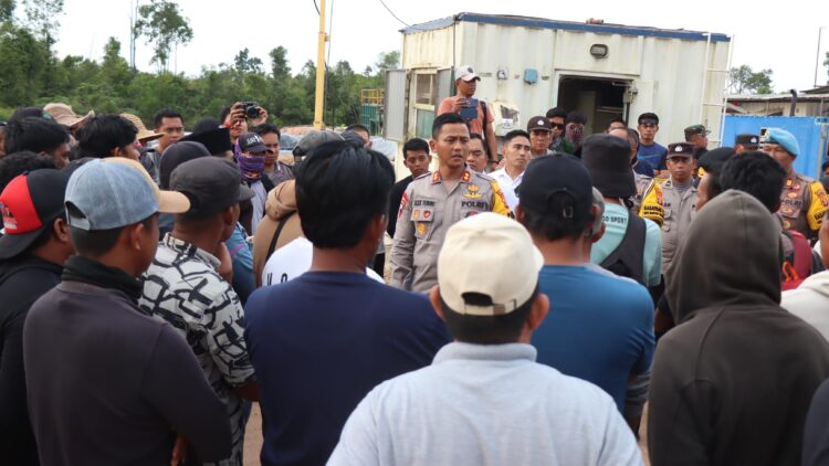 Polres Bontang Amankan Demo Persatuan Budidaya Kerang Dara Muara Badak di PT PHSS