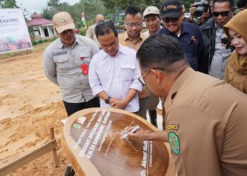 Pj Gubernur Kaltim Letakkan Tiang Pancang Odah Singgah di Prangat Baru, Dukung UMKM dan Peradaban Baru