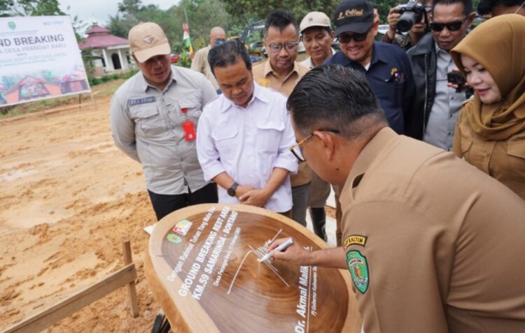 Pj Gubernur Kaltim Letakkan Tiang Pancang Odah Singgah di Prangat Baru, Dukung UMKM dan Peradaban Baru