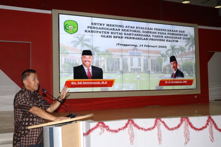 Sekda Kukar Buka Entry Meeting Evaluasi Perencanaan dan Penganggaran 2025, Tegaskan Pentingnya Sinkronisasi Anggaran