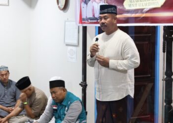 Bupati Kukar Serahkan Bantuan Rp 470 Juta untuk Masjid Daarusa’adah dalam Safari Subuh ke-274
