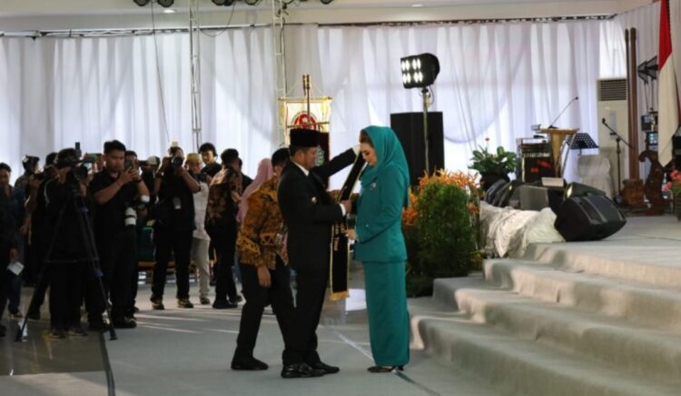 Sekda Kukar Hadiri Pisah Sambut Pj Gubernur Kaltim, Serah Terima Jabatan dan Apresiasi Kontribusi