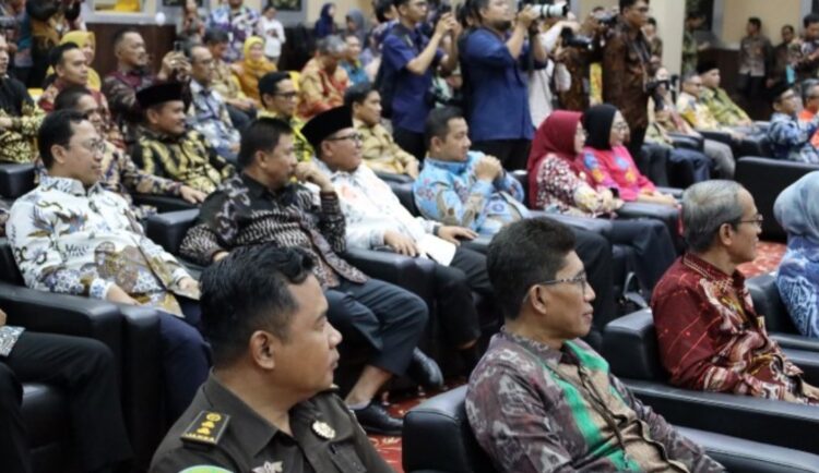 Sekda Kukar Hadiri dan Ucapkan Selamat atas Serah Terima Jabatan Kepala BPK RI Perwakilan Kaltim