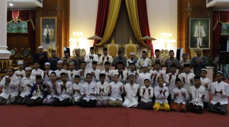 Bupati Kukar dan Sultan Aji Muhammad Arifin Gelar Buka Puasa Bersama di Kedaton