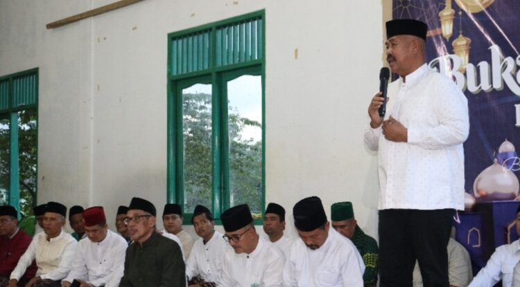 Bupati Kukar Serahkan Bantuan dan Ajak Masyarakat Bangun Rejo Jaga Transparansi Pembangunan Masjid