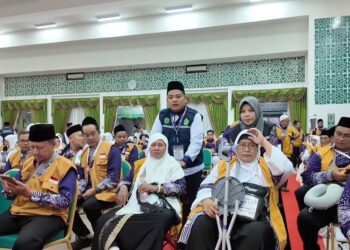 Jemaah Haji Kloter Pertama Balikpapan Dilepas, Tertua Berusia 81 Tahun dan Termuda 20 Tahun