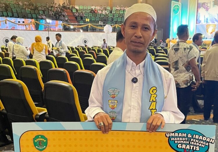 Marbot Masjid Fathul Khair Terharu Terima Bantuan Umrah Gratis dari Program Gratispol Kaltim