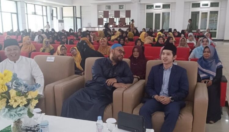 Ceramah Akbar Koh Denis Lim dan Halalbihalal Harum Center Disambut Antusias Masyarakat Kaltim