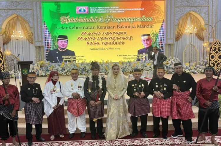 Gubernur Kaltim Dianugerahi Gelar Adat “Tomamea Gambana” dari Kerajaan Balanipa Mandar