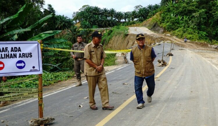 Abdul Rahman Agus: Pemprov Kaltim Komitmen Tuntaskan Infrastruktur Kubar-Mahulu