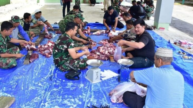 Korem 091/ASN Tebar Kepedulian Lewat 17 Hewan Kurban untuk Warga dan Anak Yatim