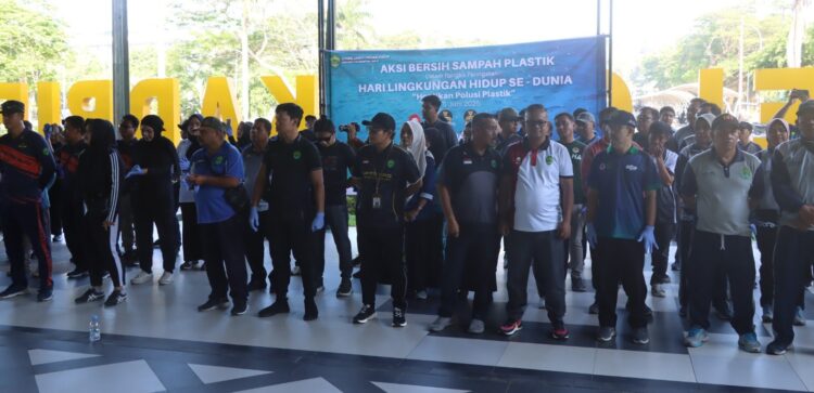 Peringati Hari Lingkungan Hidup Sedunia, Sekretariat DPRD Kaltim Hadiri Aksi Bersih Sampah Serentak
