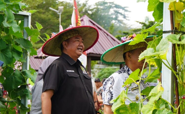 Tinjau PEDA XI di Kubar, Ekti Imanuel dan Seno Aji Puji Percepatan Panen dan Semangat Petani Kaltim