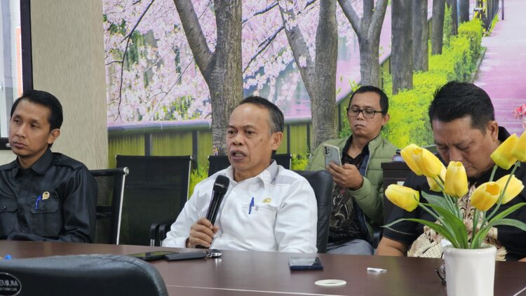 Ruang Tunggu di Puskesmas Sempit, DPRD Bontang Minta Antrean Online Pakai Aplikasi Mobile JKN Jadi Solusi