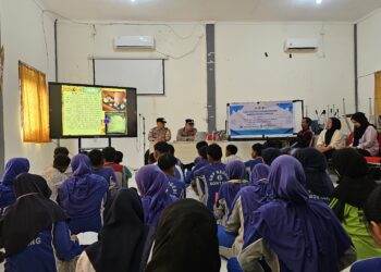 Perangi Narkoba, Karang Taruna Upangga dan KKN 51 Unmul Gelar Sosialisasi di SMKN 4 Bontang