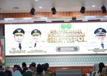 Ratusan Marbut dan Guru Swasta Terima Bantuan, Gubernur Harum: Pemerintah Hadir untuk Keadilan Sosial