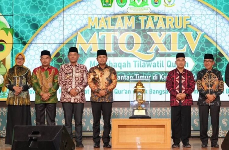 Gubernur Harum Hadiri Malam Ta’aruf MTQ XLV, Harapkan Lahirnya Generasi Qur’ani