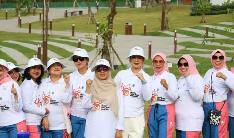 Gubernur Harum dan Ketua Dekranasda Kaltim Ikuti Penanaman Pohon Endemik di IKN