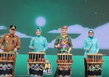 UMKM Festival 2025 Resmi Dibuka, PKK Dorong Pemberdayaan Ekonomi Keluarga Menuju Kaltim Generasi Emas