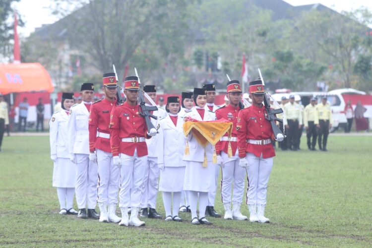 Meski Hujan, Upacara HUT ke-80 RI Berjalan Lancar