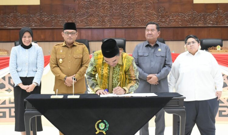DPRD Kaltim Sahkan Pertanggungjawaban Pelaksanaan APBD 2024, Dorong Inovasi Pengelolaan SDA