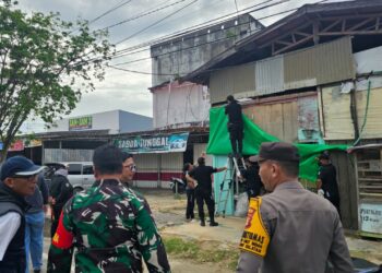 Tak Digubris, Pemkot Bontang Bongkar Puluhan Lapak Pedagang di Trotoar Jalan KS Tubun Pasar Tamrin
