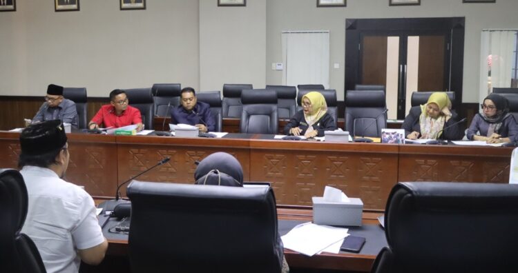 DPRD Kaltim Mulai Bahas Ranperda Pengelolaan Lingkungan, Fokus pada Isu Strategis dan Kebutuhan Riil Daerah
