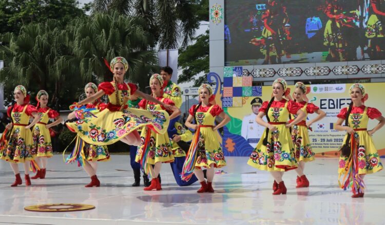 Ekti Imanuel Apresiasi EBIFF 2025 sebagai Ajang Diplomasi Budaya dan Penguatan Pariwisata Kaltim