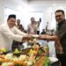 Ketua DPRD Kukar Ahmad Yani Rayakan Ulang Tahun ke-46, Bupati Aulia Beri Kejutan Tumpeng