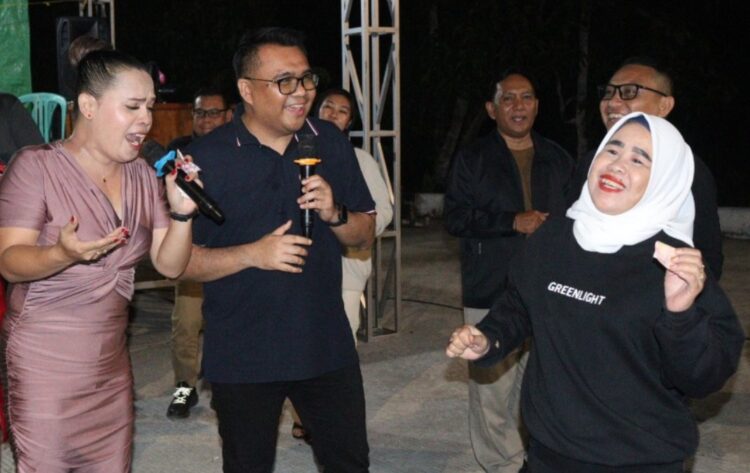 Bupati Kukar Silaturahmi dengan Warga Kembang Janggut, Malam Penuh Hiburan dan Keakraban